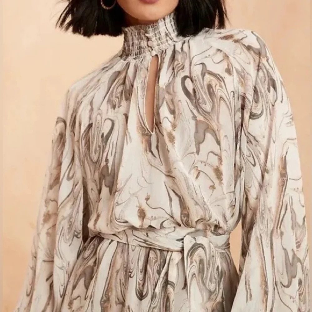 BANANA REPUBLIC Beige Gray Sheer Dress With Full Slip Long Sleeve Women’s Size S